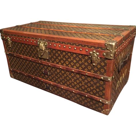 louis vuitton vintage trunk.